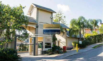 Casa de condomínio 3 dormitórios à venda no Bairro Jardim Carvalho com 252 m² de área privativa - 3 vagas de garagem