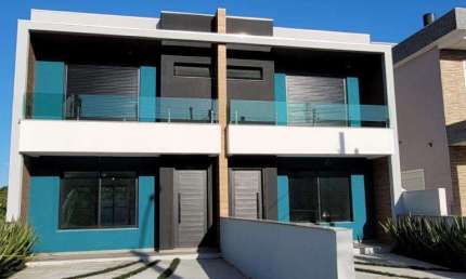 Casa 3 dormitórios à venda no Bairro Alto Petrópolis com 125 m² de área privativa - 2 vagas de garagem