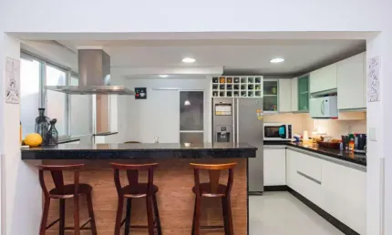 Apartamento 2 dormitórios à venda no bairro petrópolis com 81 m² de área privativa - 1 vaga de garagem