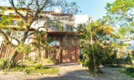 Casa 3 dormitórios à venda no Bairro Cristo Redentor com 156 m² de área privativa - 3 vagas de garagem