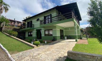 Casa de condomínio 4 dormitórios à venda no Bairro Condomínio Condado de Castella com 215 m² de área privativa - 2 vagas de garagem