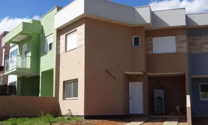Casa 3 dormitórios à venda no Bairro Alto Petrópolis com 112 m² de área privativa - 2 vagas de garagem