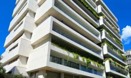Apartamento 4 dormitórios à venda no Bairro Moinhos de Vento com 387 m² de área privativa - 4 vagas de garagem
