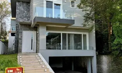 Casa de condomínio 3 dormitórios à venda no Bairro Condomínio Buena Vista com 272 m² de área privativa - 2 vagas de garagem