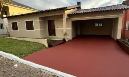 Casa de condomínio 3 dormitórios à venda no Bairro Condomínio Condado de Castella com 224 m² de área privativa - 2 vagas de garagem