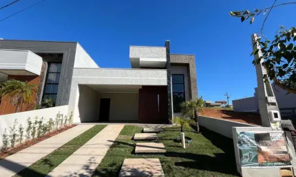 Casa de condomínio 3 dormitórios à venda no Bairro Centro com 99 m² de área privativa - 2 vagas de garagem