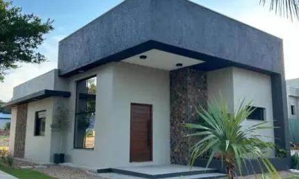 Casa de condomínio 3 dormitórios à venda no Bairro Centro com 100 m² de área privativa - 4 vagas de garagem