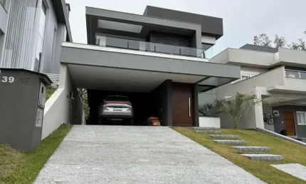 Casa de condomínio 3 dormitórios à venda no Bairro Condomínio Buena Vista com 249 m² de área privativa - 2 vagas de garagem