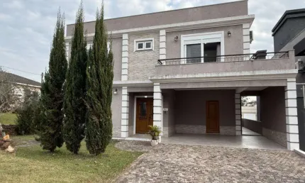 Casa de condomínio 3 dormitórios à venda no Bairro Condomínio Buena Vista com 220 m² de área privativa - 2 vagas de garagem