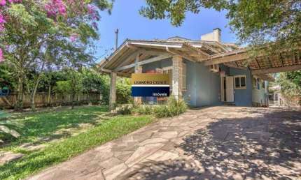 Casa de condomínio 4 dormitórios à venda no Bairro Condomínio Condado de Castella com 330 m² de área privativa - 4 vagas de garagem