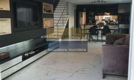 Casa de condomínio 3 dormitórios à venda no Bairro Mário Quintana com 210 m² de área privativa - 4 vagas de garagem