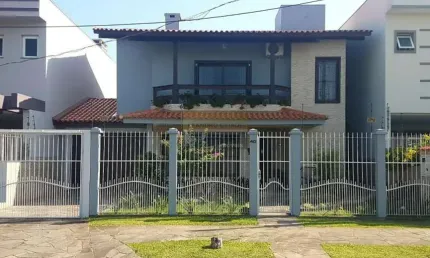 Casa 3 dormitórios à venda no Bairro Sarandi com 194 m² de área privativa - 4 vagas de garagem