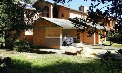 Casa de condomínio 3 dormitórios à venda no Bairro Condomínio Condado de Castella com 480 m² de área privativa - 2 vagas de garagem