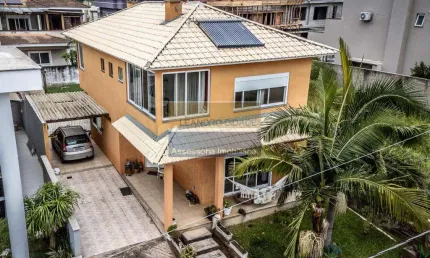 Casa de condomínio 3 dormitórios à venda no Bairro Condomínio Buena Vista com 217 m² de área privativa - 2 vagas de garagem