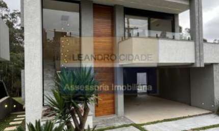 Casa de condomínio 3 dormitórios à venda no Bairro Condomínio Buena Vista com 215 m² de área privativa - 2 vagas de garagem