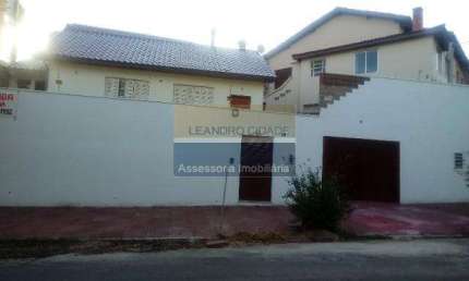 Casa 3 dormitórios à venda no Bairro Petrópolis com 110 m² de área privativa