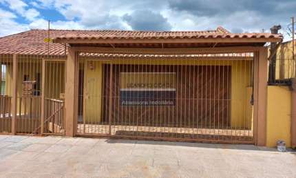 Casa 5 dormitórios à venda no Bairro Tarumã com 400 m² de área privativa - 2 vagas de garagem