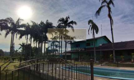 Sítio à venda no Bairro Jardim Krahe com 735 m² de área privativa - 4 vagas de garagem