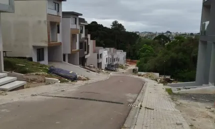 Terreno em condomínio fechado à venda na Rua Walace Landal, 220, Santa Cândida, Curitiba