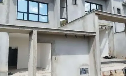 Sobrado geminado no glória com 3 quartos para venda, 111 m²