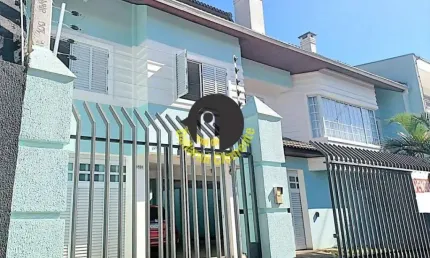 Casa com 303m², 3 dormitórios à venda no bairro Água verde, Curitiba -PR