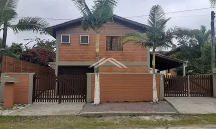 Sobrado com 4 dormitórios à venda, 214 m² por R$ 820.000,00 - Praia Das Palmeiras - Itapoá/SC