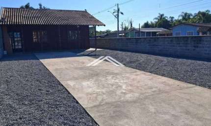 Casa para locação com 3 quartos, localizada no Barra do Sai - Itapoá SC