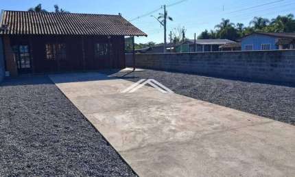Casa à venda com 3 quartos, localizada no Barra do Sai - Itapoá SC