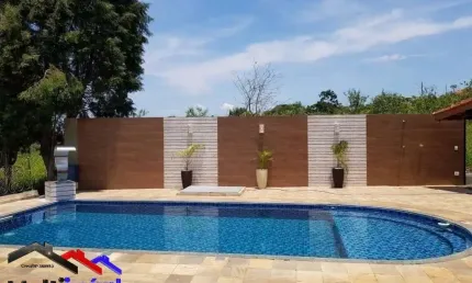 Chácara com 4 dormitórios e 5.505m² de areá de  lazer para sua família!