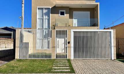 Casa com 3 quartos à venda na Rua Celestina Escolaro Foggiatto, 404, Cruzeiro, São José dos Pinhais