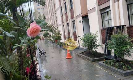 Apartamento com 3 dormitórios para alugar, 75 m² por R$ 2.674,00/mês - Portão - Curitiba/PR