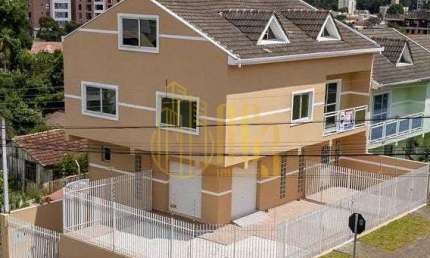 Casa com 3 quartos à venda na Rua Macapá, 702, Tingui, Curitiba