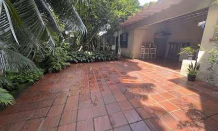 Casa com 3 dormitórios à venda, 225 m² por R$ 800.000,01 - Vila Matias - Santos/SP