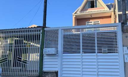 Casa à venda na Rua Major Júlio Ribeiro de Campos, Sítio Cercado, Curitiba