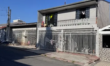 Casa com 4 quartos à venda na Rua Lina Maria Martins Moreira, Pinheirinho, Curitiba