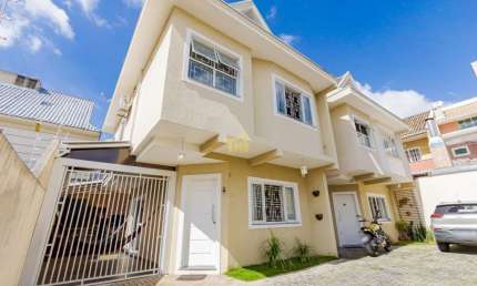 Sobrado em Condomínio no Atuba, com 3 quartos R$ 899.000,00
