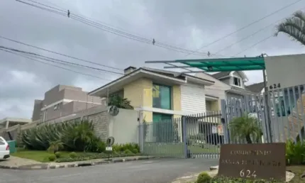 Sobrado em condomínio com 4 dormitórios à venda, 200 m² por R$ 1.540.000 - Santa Felicidade - Curitiba/PR