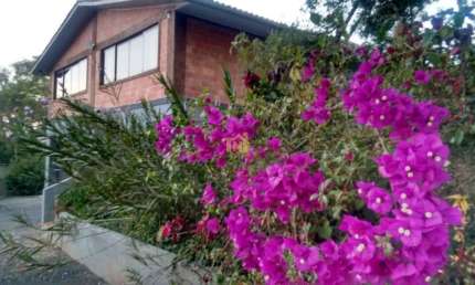 Chácara em Campo Largo, com Casa de 3 Dormitórios no Guabiroba