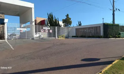 Terreno no Condomínio Residencial Villa Torres I, com 1.000 m2 de área útil