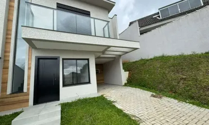 Casa com 3 quartos à venda na Rua Juarez Antônio Bittencourt, 20, Atuba, Curitiba por R$ 680.000