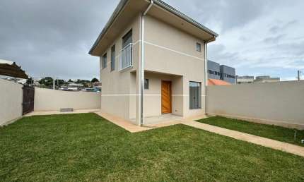 Casa com 3 quartos à venda na Frei Santa Rita Durão, 23, Guarani, Colombo por R$ 449.990