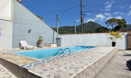 Casa em amplo terreno próximo a avenida Curitiba - Matinhos/PR