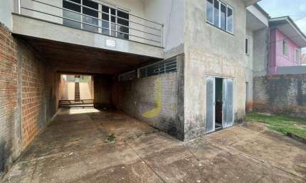 Sobrado com sala comercial no Pioneiros Catarinenses
