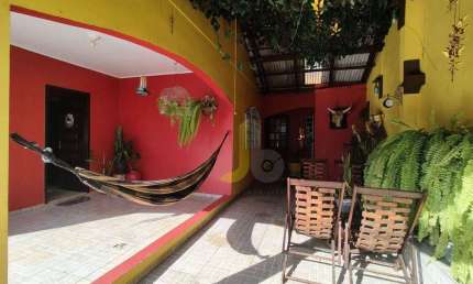 Casa com 9 quartos à R$ 1.100.000 - Centro - Cascavel/PR