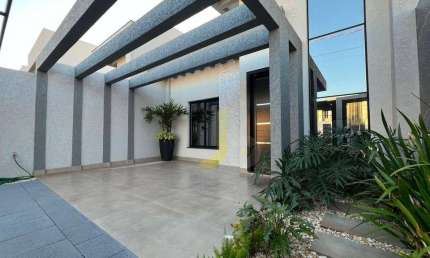 Casa com 1 suíte e 2 dormitórios à venda no tropical III
