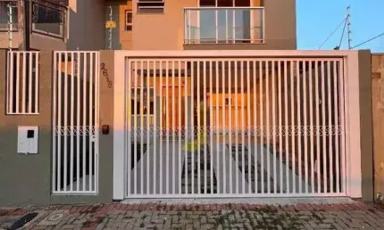 Casa com 3 quartos à venda na Rua Souza Naves, 2610, Parque São Paulo, Cascavel