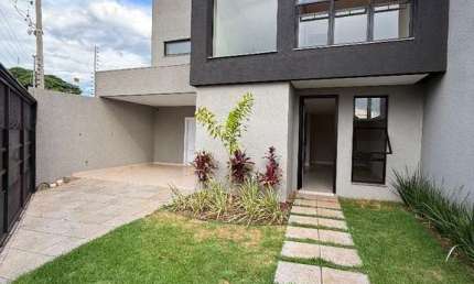 Casa com 3 quartos à venda na Rua Mário C Martini, 609, Claudete, Cascavel