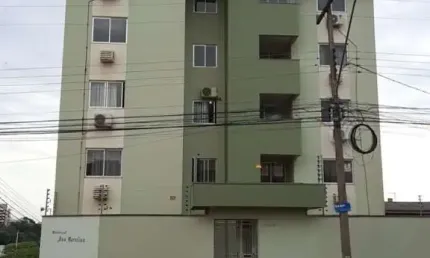Apartamento com 3 dormitórios no centro de Cascavel