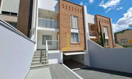 Sobrado com 1 suíte mais 2 dormitórios à venda no bairro  Country - Cascavel/PR
