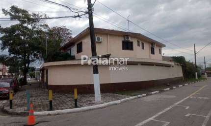 Casa Sobrado | Esquina | 03 dormitórios | 01 suíte | 02 vagas | Catiapoã | São Vicente